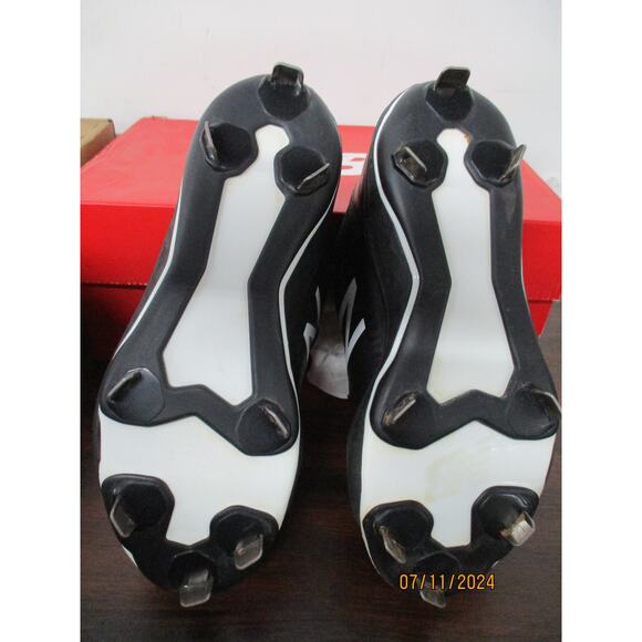 Like new New Balance Women's Metal Cleats Shoes - Size 7 US - Picture 5 of 8